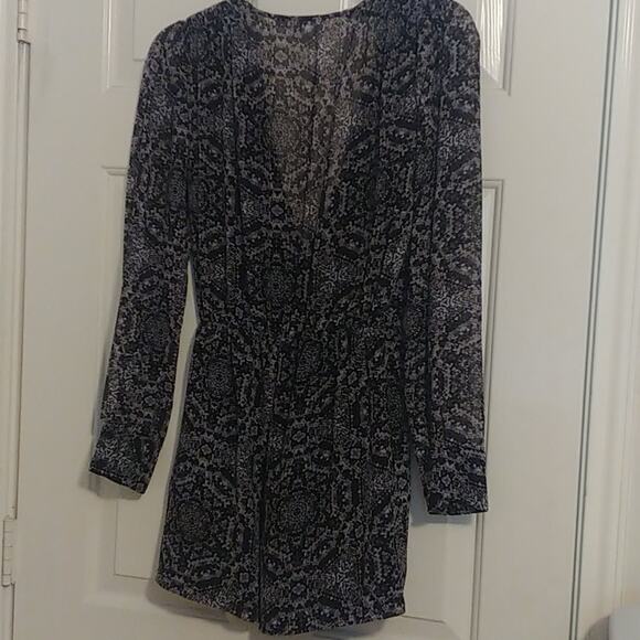 BCBGeneration Long Sleeve Print Wrap Romper XXS - Picture 5 of 6